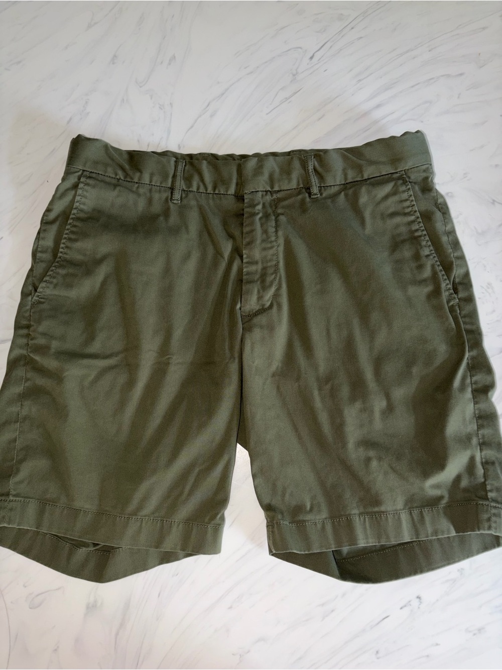 Nordstrom tech-smart slim fit flat front chino stretch shorts 33 w army green